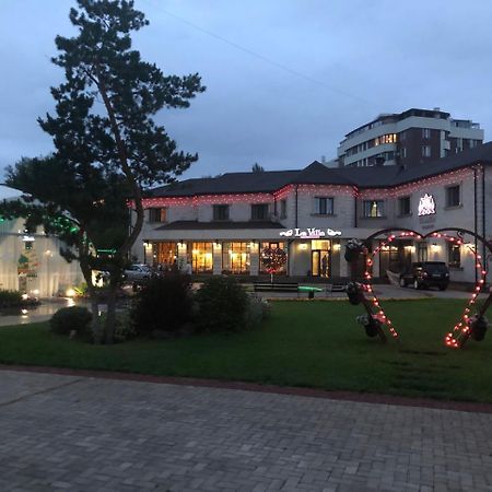 Park Hotel Karagandy 외부 사진
